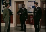 Сериал Тонкая голубая линия / The Thin Blue Line (1995) - cцена 8