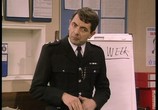 Сериал Тонкая голубая линия / The Thin Blue Line (1995) - cцена 5