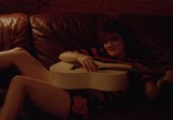 Сцена из фильма Звезда на грани / Her Smell (2018) Её запах сцена 10