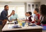Сериал Черная комедия / Black-ish (2014) - cцена 1